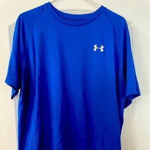 Men’s Under Armour XL loose heat gear t-shirt royal blue color